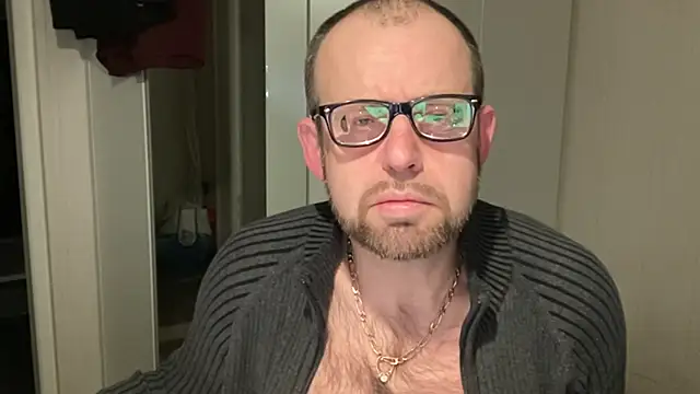 FABIOGLASSES online show from December 2, 1:17 am