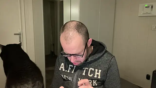 FABIOGLASSES online show from November 20, 11:25 pm