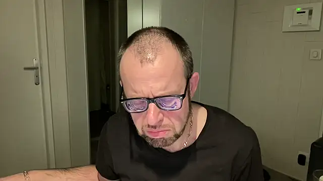 FABIOGLASSES online show from January 8, 8:48 pm