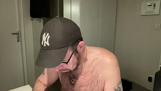 FABIOGLASSES online show from April 1, 11:56 pm