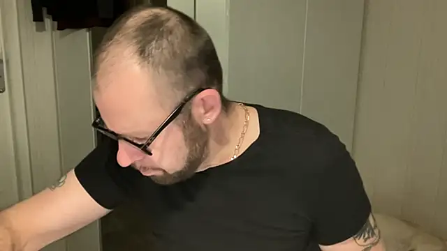 Snapshot of FABIOGLASSES chatting on November 13, 10:13 pm FABIOGLASSES online show from November 13, 10:13 pm