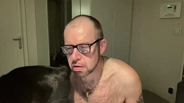 FABIOGLASSES online show from April 5, 10:49 pm
