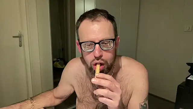 Snapshot of FABIOGLASSES chatting on December 4, 10:13 pm FABIOGLASSES online show from December 4, 10:13 pm