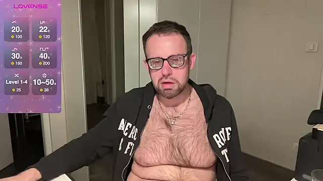 Snapshot of FABIOGLASSES chatting on March 1, 12:07 am FABIOGLASSES online show from March 1, 12:07 am