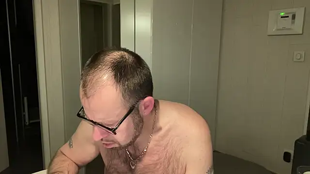 FABIOGLASSES online show from February 8, 1:47 am