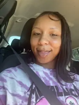 HunnyDewMe online show from May 3, 8:01 pm