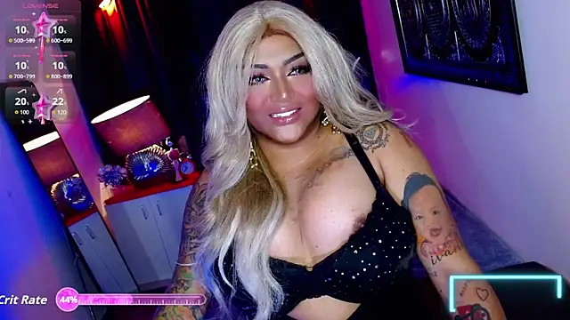 Snapshot of TiffanyWolf chatting on October 26, 2:34 am TiffanyWolf online show from October 26, 2:34 am