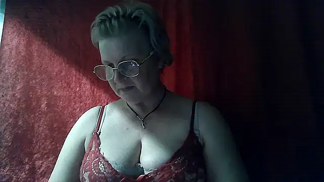 Snapshot of Gina_Marlyn chatting on March 8, 8:45 pm Gina Marlyn online show from March 8, 8:45 pm