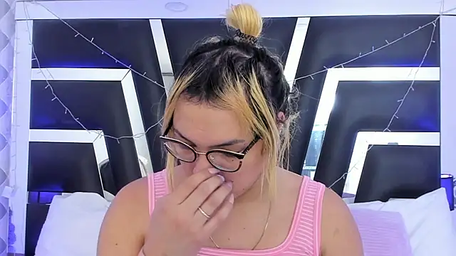 Snapshot of katya_kozlov chatting on March 3, 3:57 am katya kozlov online show from March 3, 3:57 am