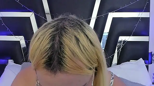 Snapshot of katya_kozlov chatting on December 16, 4:28 am katya kozlov online show from December 16, 4:28 am