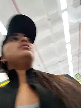 aisha es online show from March 11, 8:36 pm