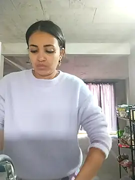 Snapshot of aisha_es chatting on February 22, 3:14 pm aisha es online show from February 22, 3:14 pm