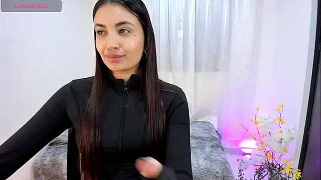 aisha es online show from October 23, 9:35 pm