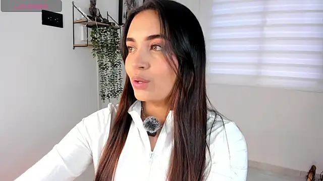 Snapshot of aisha_es chatting on May 19, 9:11 pm aisha es online show from May 19, 9:11 pm