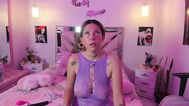 Karly moon online show from May 20, 9:23 pm