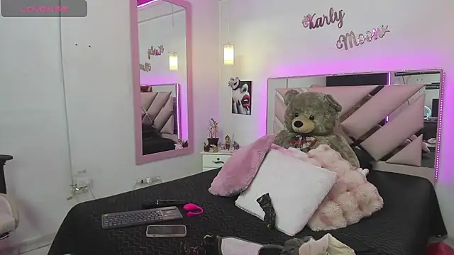 Snapshot of Karly_moon chatting on September 9, 9:24 pm Karly moon online show from September 9, 9:24 pm