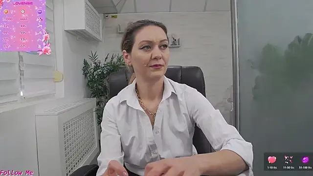 EllaMilf  online show from May 11, 12:28 pm