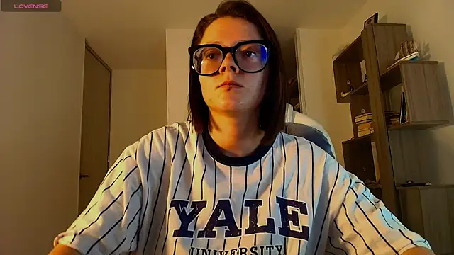 Arya starrk online show from December 4, 11:42 am