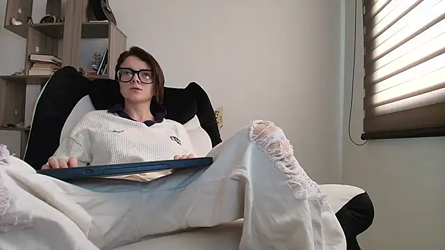 Arya starrk online show from December 19, 1:35 pm