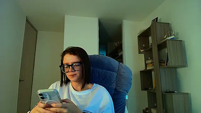 Arya starrk online show from November 30, 3:46 pm