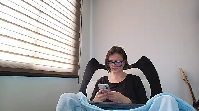 Arya starrk online show from February 9, 1:31 pm