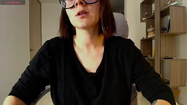 Arya starrk online show from November 19, 1:22 pm