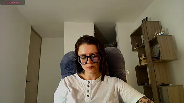 Arya starrk online show from November 21, 3:11 pm