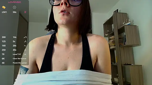 Arya starrk online show from October 21, 1:54 pm