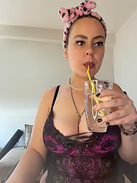 Snapshot of Stoned-baby69 chatting on June 27, 3:18 pm Stoned-baby69 online show from June 27, 3:18 pm