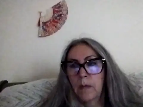 Snapshot of EvaRobinson chatting on February 12, 2:45 am EvaRobinson online show from February 12, 2:45 am