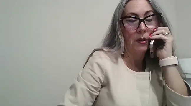 Snapshot of EvaRobinson chatting on March 5, 5:50 pm EvaRobinson online show from March 5, 5:50 pm