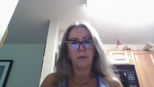 Snapshot of EvaRobinson chatting on February 17, 4:06 pm EvaRobinson online show from February 17, 4:06 pm