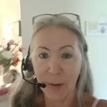 Snapshot of EvaRobinson chatting on May 28, 12:00 pm EvaRobinson online show from May 28, 12:00 pm