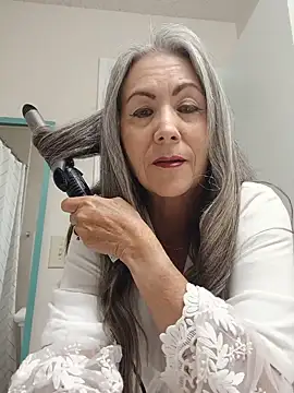 Snapshot of EvaRobinson chatting on May 29, 4:57 pm EvaRobinson online show from May 29, 4:57 pm