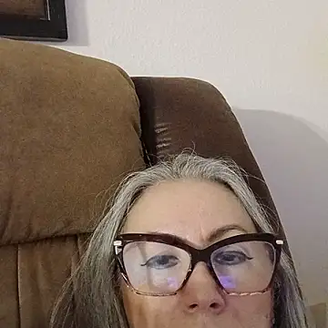 Snapshot of EvaRobinson chatting on October 28, 11:25 pm EvaRobinson online show from October 28, 11:25 pm