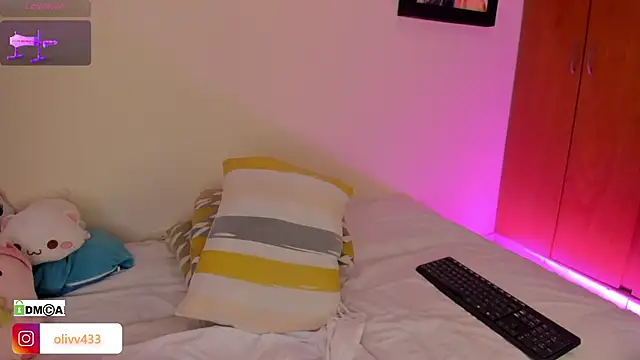 olivia  s online show from October 19, 3:42 am
