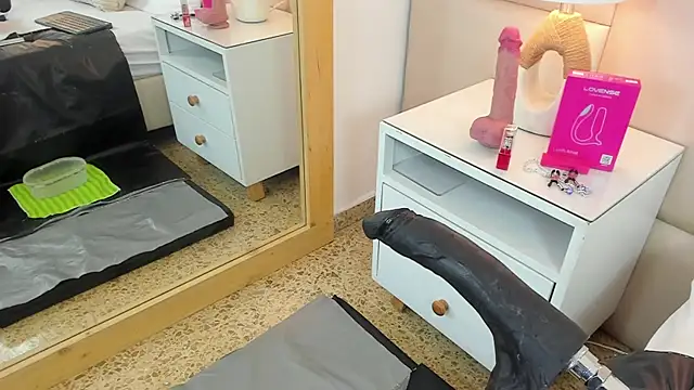 AntoniaRoss  online show from April 10, 3:08 pm