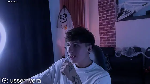 Thomass clark online show from October 11, 2:56 am