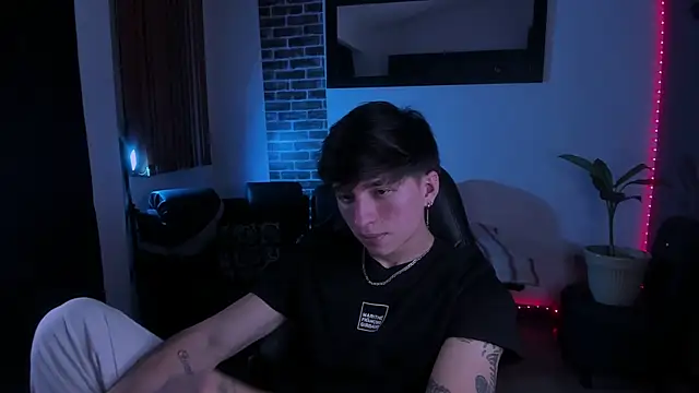 Thomass clark online show from February 19, 1:13 am