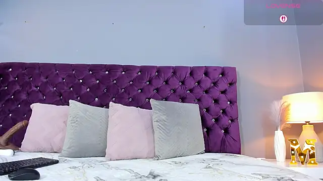 Snapshot of MauraGray chatting on November 14, 8:23 pm MauraGray online show from November 14, 8:23 pm