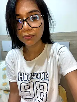 Snapshot of MauraGray chatting on October 13, 10:54 pm MauraGray online show from October 13, 10:54 pm