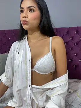 Snapshot of MauraGray chatting on September 27, 8:48 pm MauraGray online show from September 27, 8:48 pm