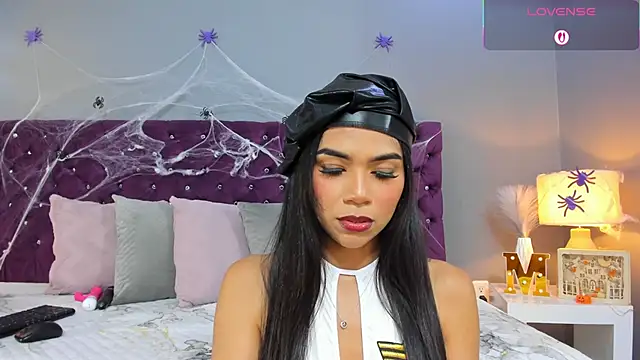 Snapshot of MauraGray chatting on October 27, 8:21 pm MauraGray online show from October 27, 8:21 pm