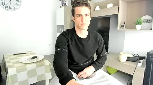 HeteroOli online show from February 7, 1:43 pm
