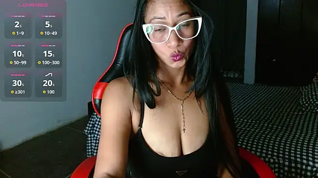 Snapshot of Emiliklauss22 chatting on March 1, 9:15 pm Emiliklauss22 online show from March 1, 9:15 pm