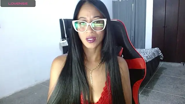 Snapshot of Emiliklauss22 chatting on December 19, 7:16 pm Emiliklauss22 online show from December 19, 7:16 pm