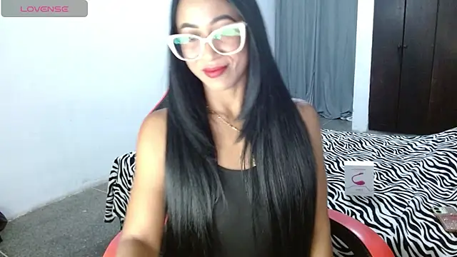 Emiliklauss22 online show from March 15, 7:37 am