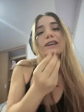 ShelbyHagen online show from November 12, 3:21 am