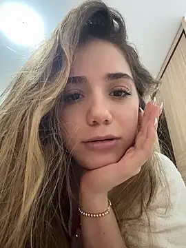 Snapshot of ShelbyHagen chatting on October 30, 10:17 pm ShelbyHagen online show from October 30, 10:17 pm