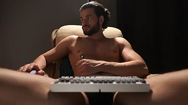 Keen   Luckystrike online show from March 4, 4:15 pm